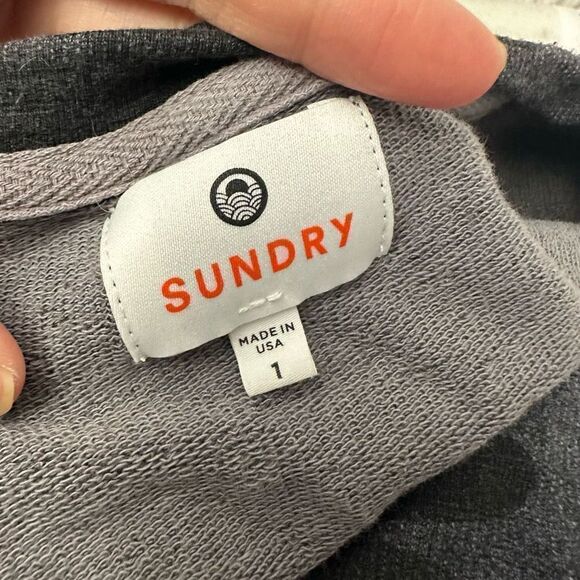 Sundry Camo Gray Cut Off Sweatshirt Knit Pullover Womens size‎ 1  Small - Picture 5 of 8